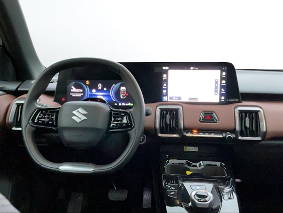 Vehicle image 4 Vehicle image 4