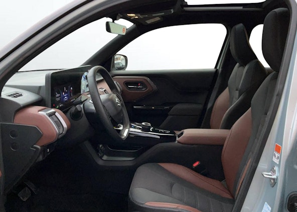 Vehicle image 9 Vehicle image 9