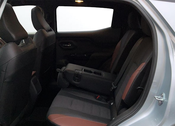 Vehicle image 13 Vehicle image 13