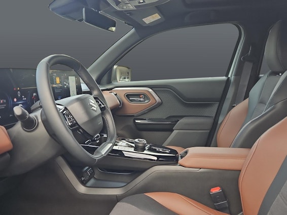 Vehicle image 6 Vehicle image 6