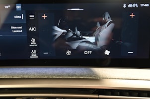 Vehicle image PEUGEOT 3008 1.2 Hybrid Allure