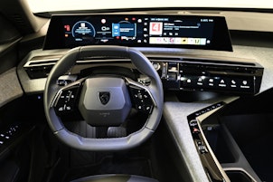 Vehicle image PEUGEOT 3008 1.2 Hybrid Allure