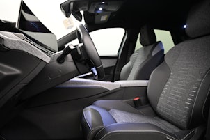 Vehicle image PEUGEOT 3008 1.2 Hybrid Allure