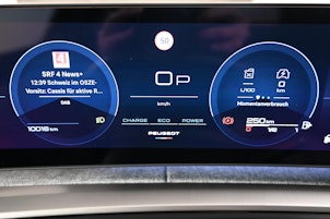 Vehicle image PEUGEOT 3008 1.2 Hybrid Allure