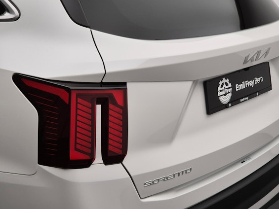 Vehicle image 18 Vehicle image 18