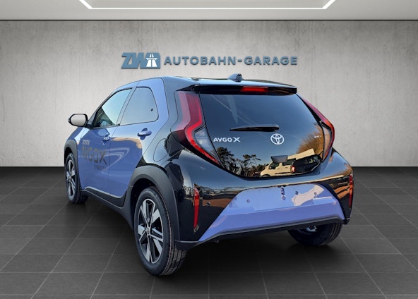 Vehicle image 2 Vehicle image 2