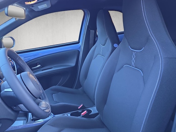 Vehicle image 9 Vehicle image 9