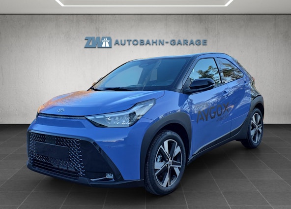 First vehicle image First vehicle image