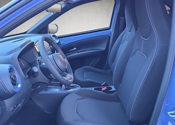 Vehicle image 8 Vehicle image 8