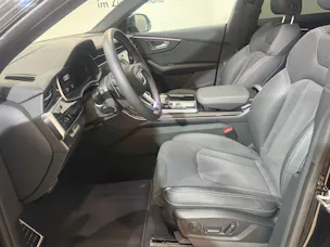 Audi Q8 55 TFSI quattro tiptronic