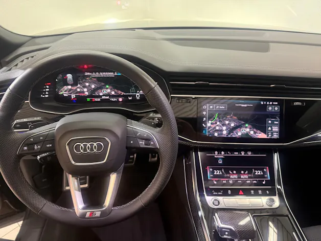Audi Q8 55 TFSI quattro tiptronic