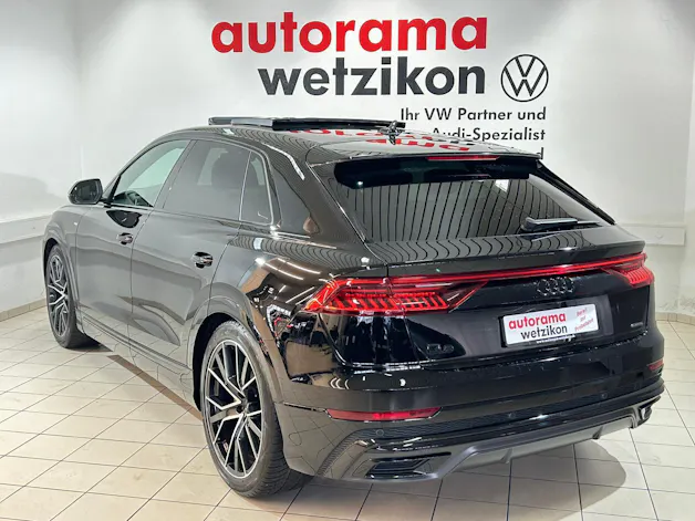 Audi Q8 55 TFSI quattro tiptronic