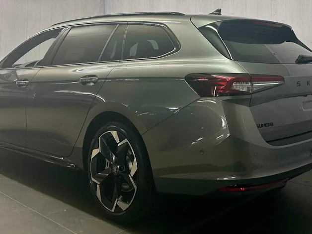 Škoda Superb Combi 2.0 TSI Sportline 4x4 DSG