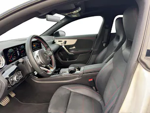 Mercedes-Benz CLA Shooting Brake 250 4Matic 7G-DCT AMG Line