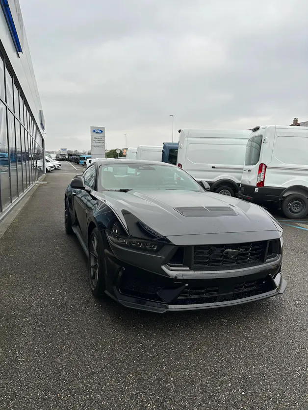 Ford Mustang Coupé 5.0 V8 Dark Hors 450CV/Aut.