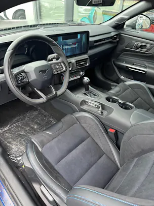Ford Mustang Coupé 5.0 V8 Dark Hors 450CV/Aut.