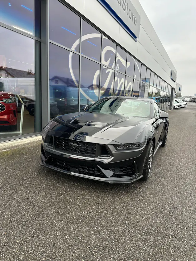 Ford Mustang Coupé 5.0 V8 Dark Hors 450CV/Aut.