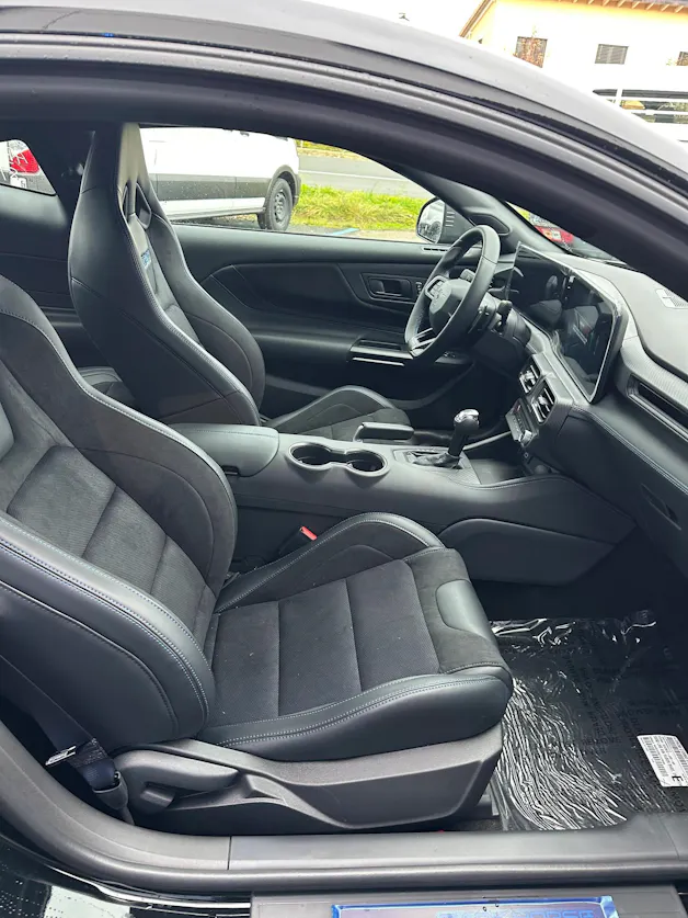 Ford Mustang Coupé 5.0 V8 Dark Hors 450CV/Aut.