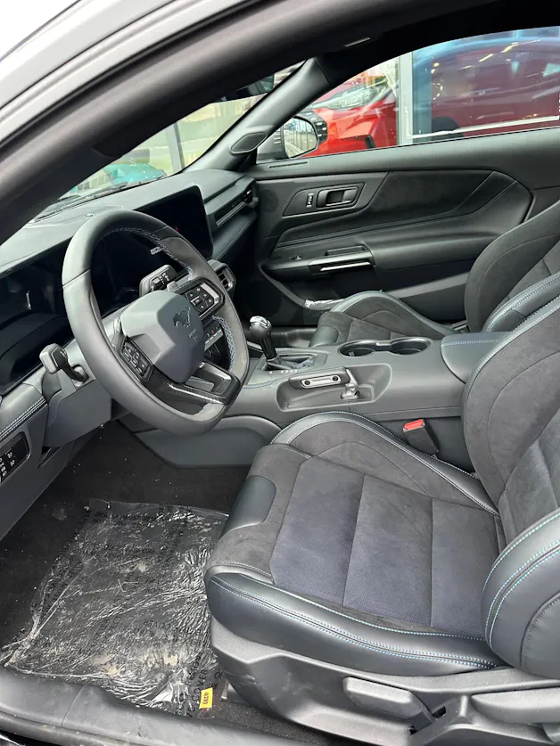 Ford Mustang Coupé 5.0 V8 Dark Hors 450CV/Aut.