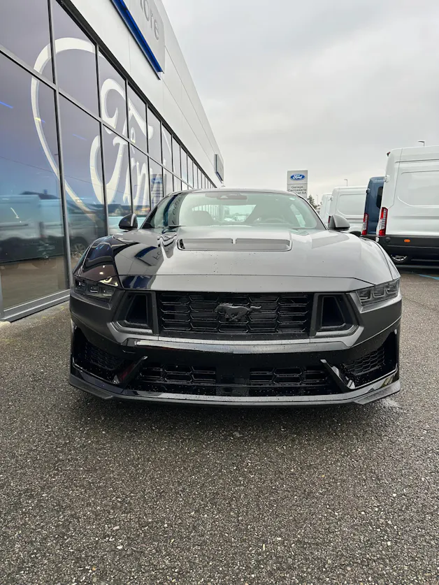 Ford Mustang Coupé 5.0 V8 Dark Hors 450CV/Aut.