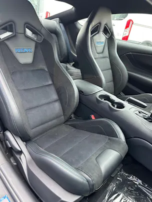 Ford Mustang Coupé 5.0 V8 Dark Hors 450CV/Aut.