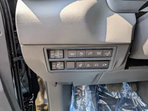 Toyota SEQUOIA Platinum Hybrid 4WD 2025