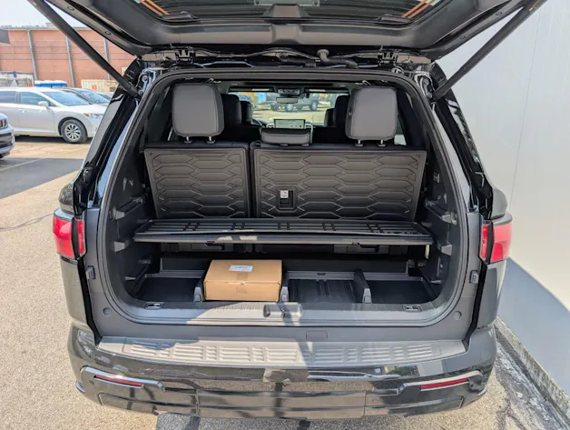 Toyota SEQUOIA Platinum Hybrid 4WD 2025