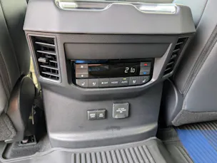 Toyota SEQUOIA Platinum Hybrid 4WD 2025