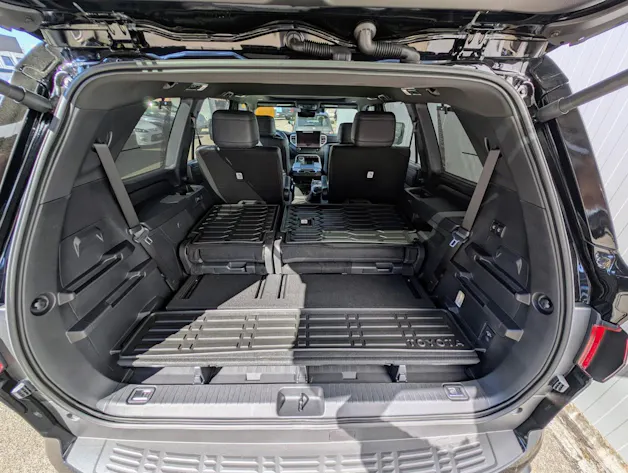 Toyota SEQUOIA Platinum Hybrid 4WD 2025