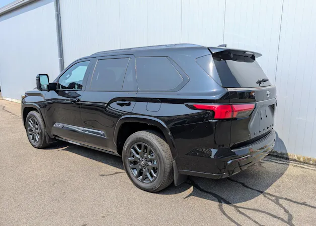 Toyota SEQUOIA Platinum Hybrid 4WD 2025