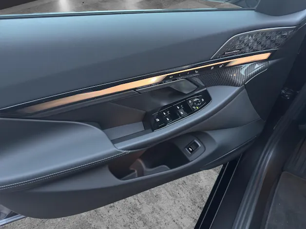 BMW 550e xDrive Touring