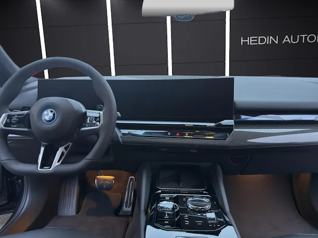 BMW 550e xDrive Touring