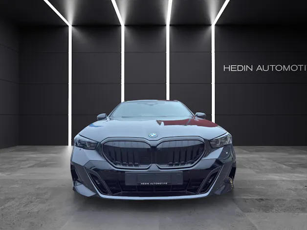 BMW 550e xDrive Touring