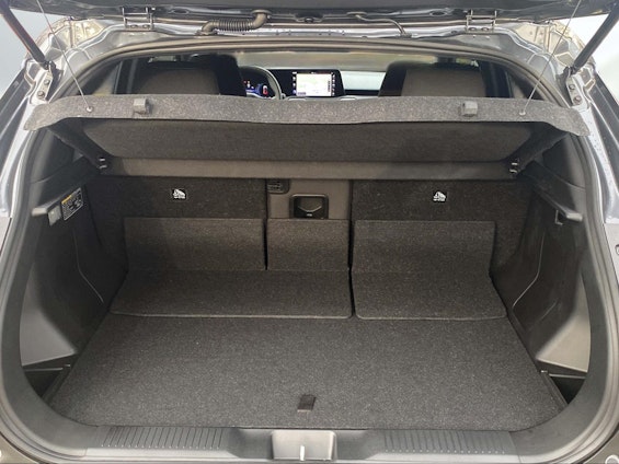 Vehicle image 9 Vehicle image 9