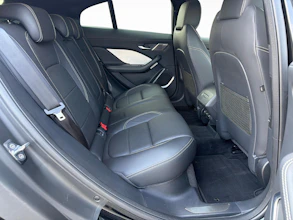 https://vehicle.imgix.net/4104504/c286175b-0417-465c-9efe-c40dd894885e.jpg