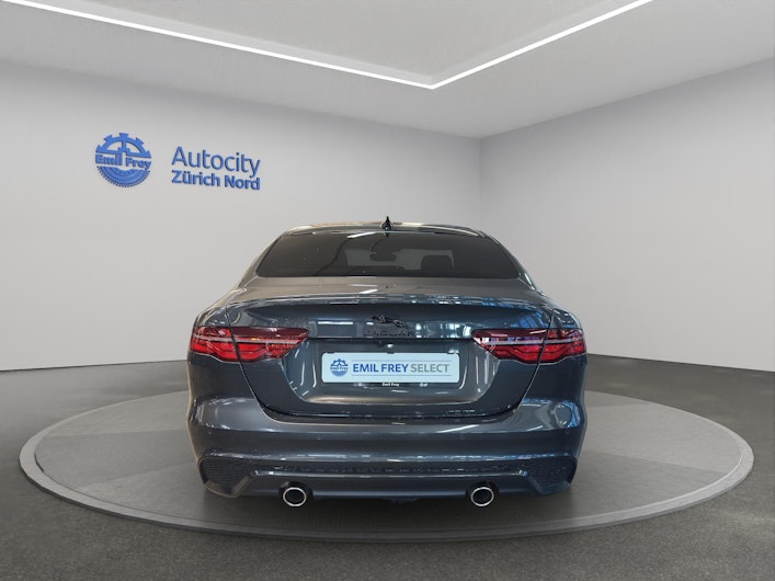 Vehicle image JAGUAR XE