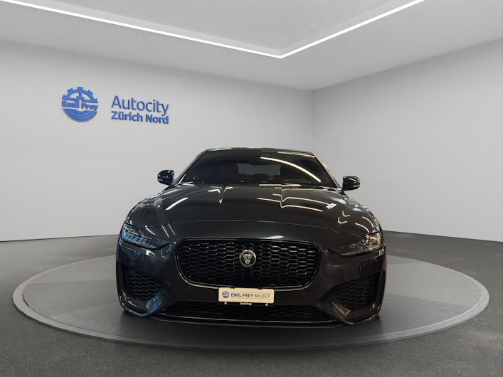 Vehicle image JAGUAR XE