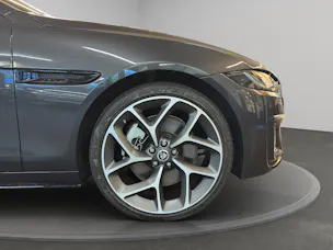 Jaguar XE 2.0 T 300 Sport AWD