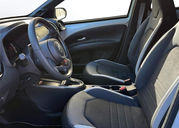 Vehicle image 5 Vehicle image 5