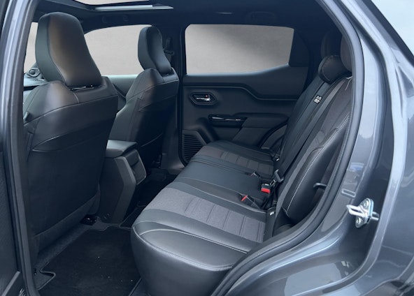 Vehicle image 7 Vehicle image 7