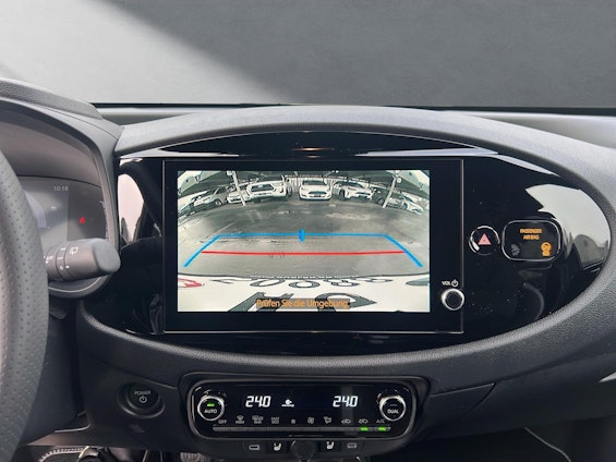 Vehicle image 6 Vehicle image 6