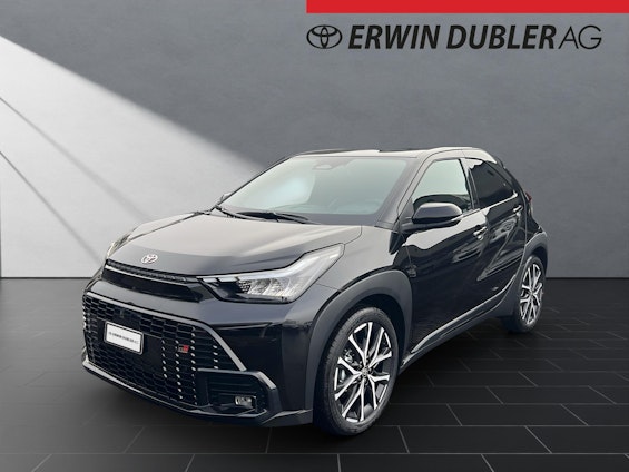 First vehicle image First vehicle image