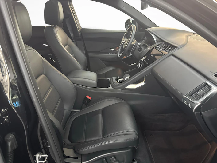 immagine del veicolo JAGUAR E-PACE