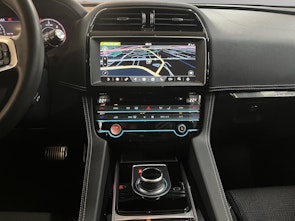 Vehicle image JAGUAR F-Pace 3.0 V6 D R-Sport AWD