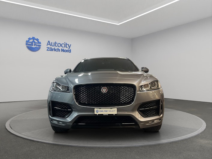 Vehicle image JAGUAR F-PACE