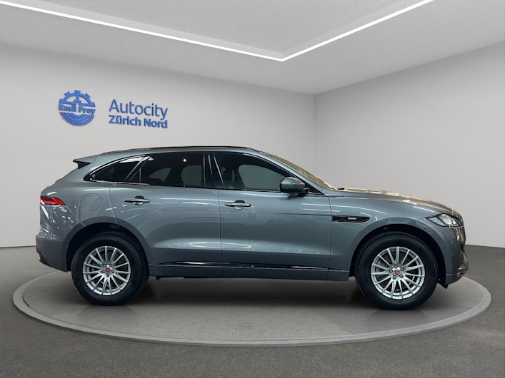 Vehicle image JAGUAR F-PACE