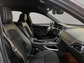 Vehicle image JAGUAR F-Pace 3.0 V6 D R-Sport AWD