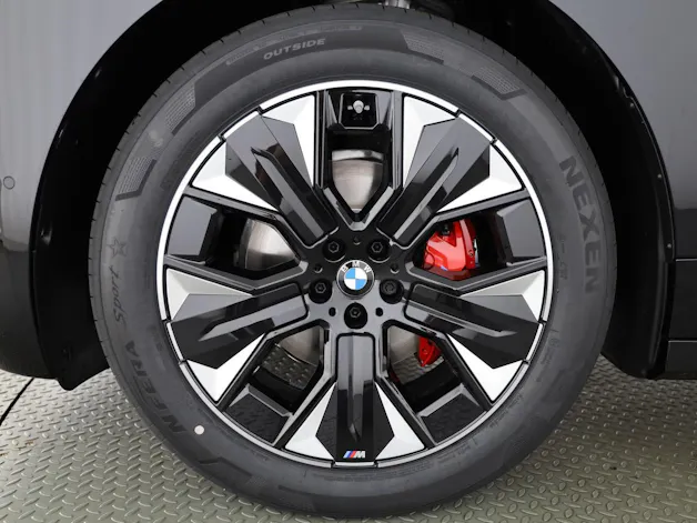 BMW iX xDrive45