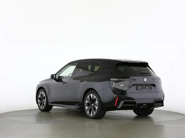 BMW iX xDrive45
