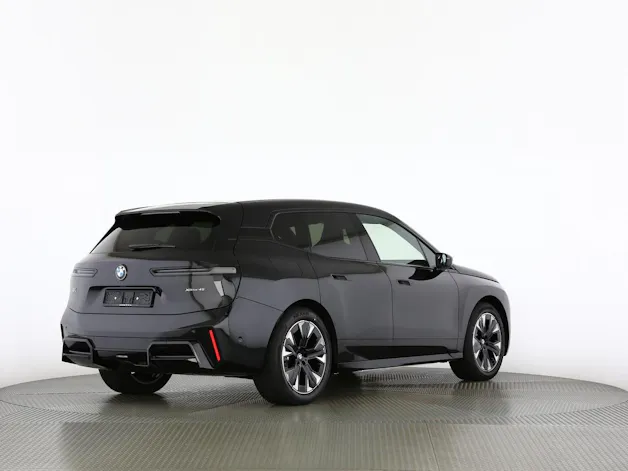BMW iX xDrive45